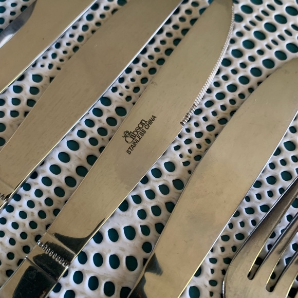 Gibson Silver Flatware Set for Dining - Picture 2 of 4